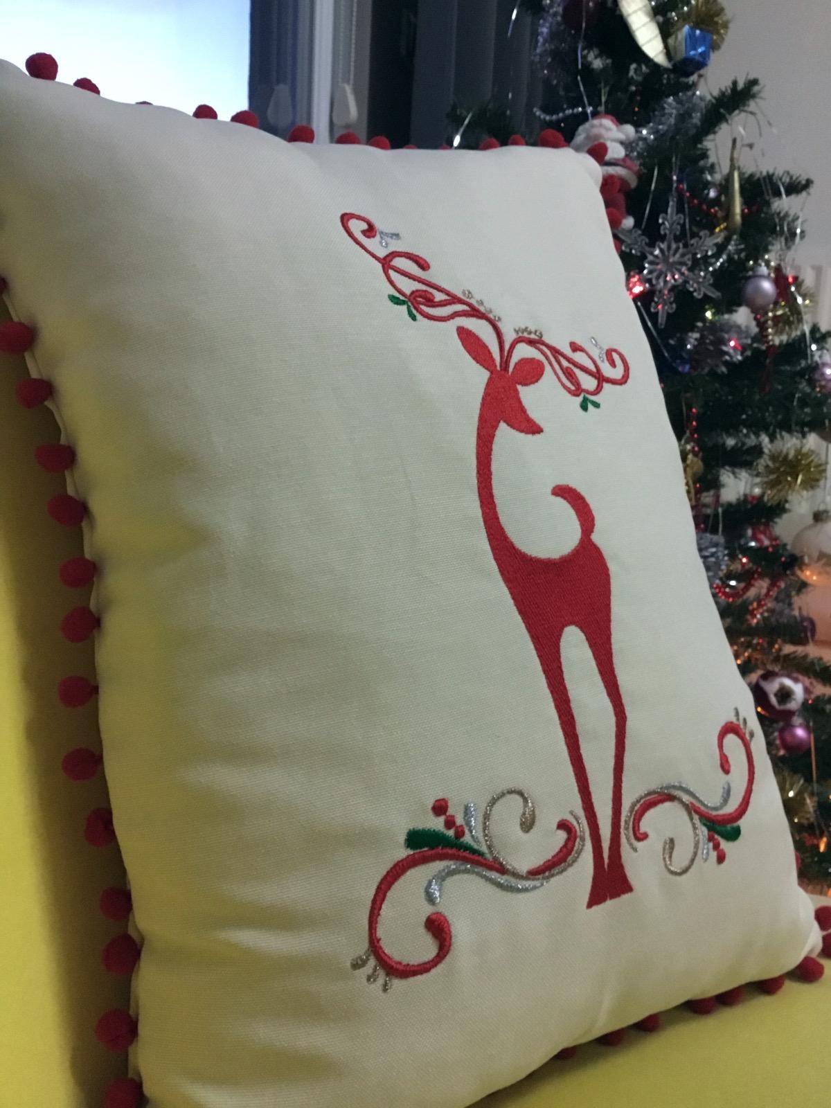Elegant Reindeer Dikey Kırlent Kılıfı