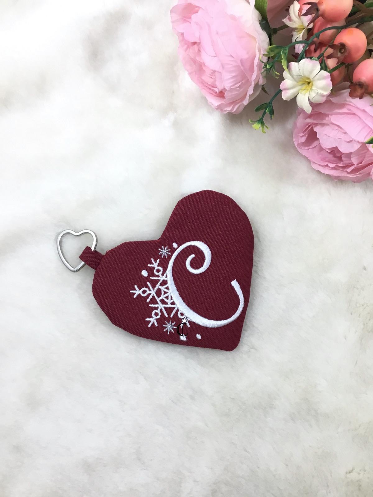 Snowing Monogram Heart Kartanesi Nakışlı Mini Kalp Cüzdan