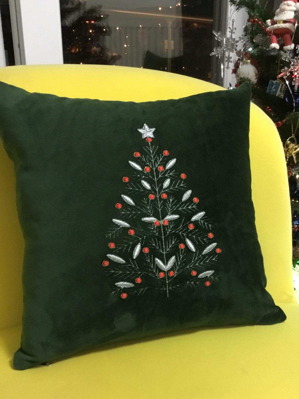 Merry & Bright Tree Kırlent Kılıfı