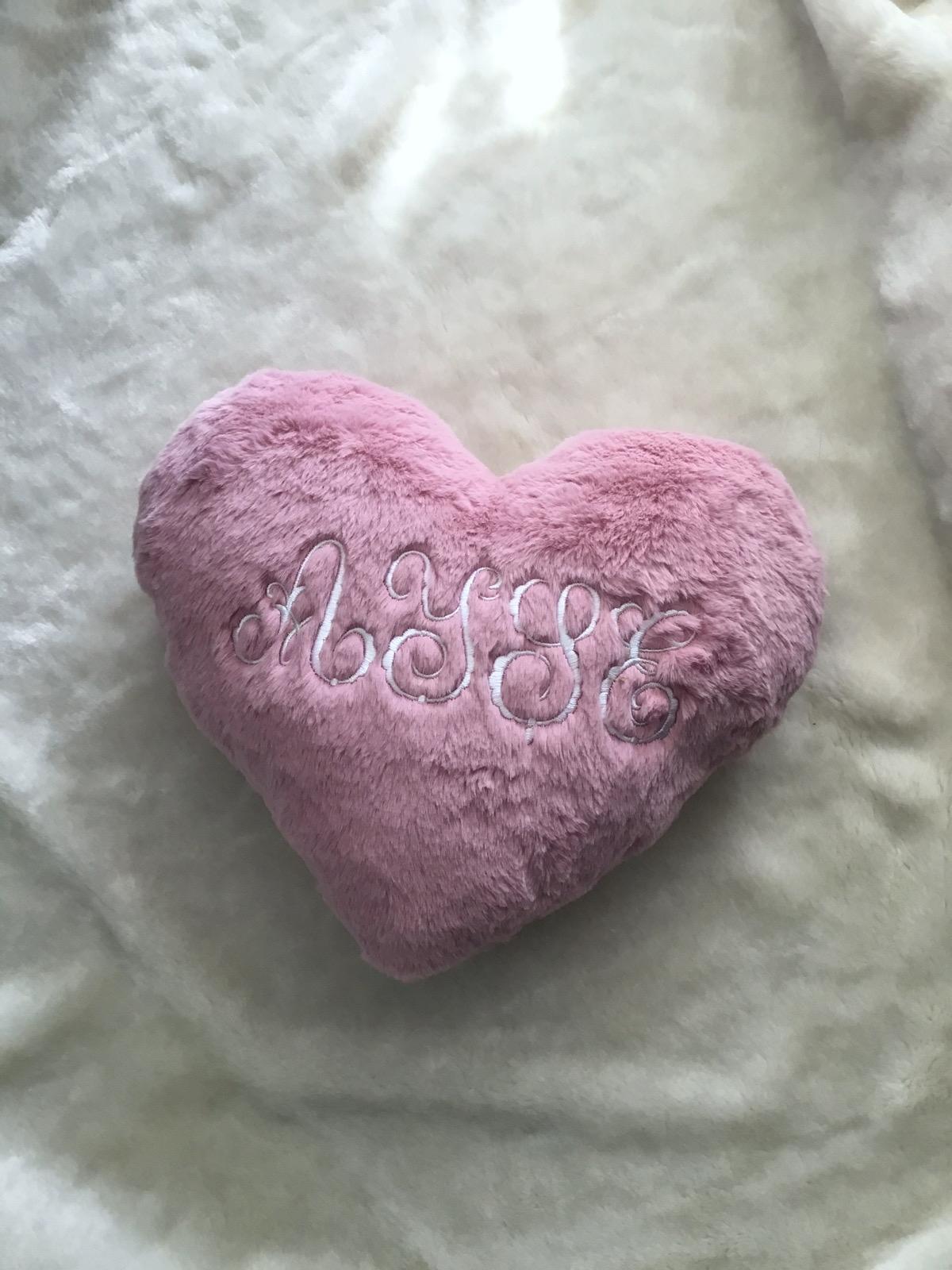 Pinktastic Heart Monogram - isimli Kalp Yastık