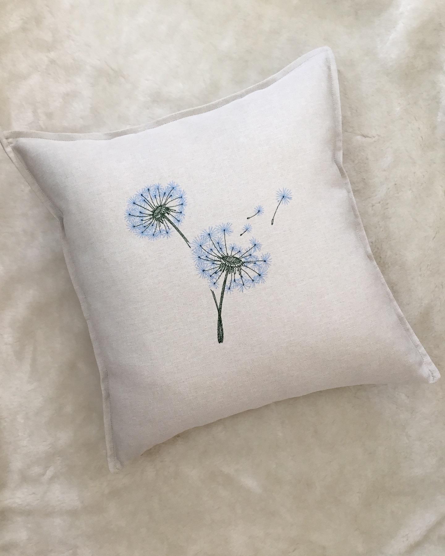 Never Stop Wishing Dandelion Nakışlı Kırlent Kılıfı