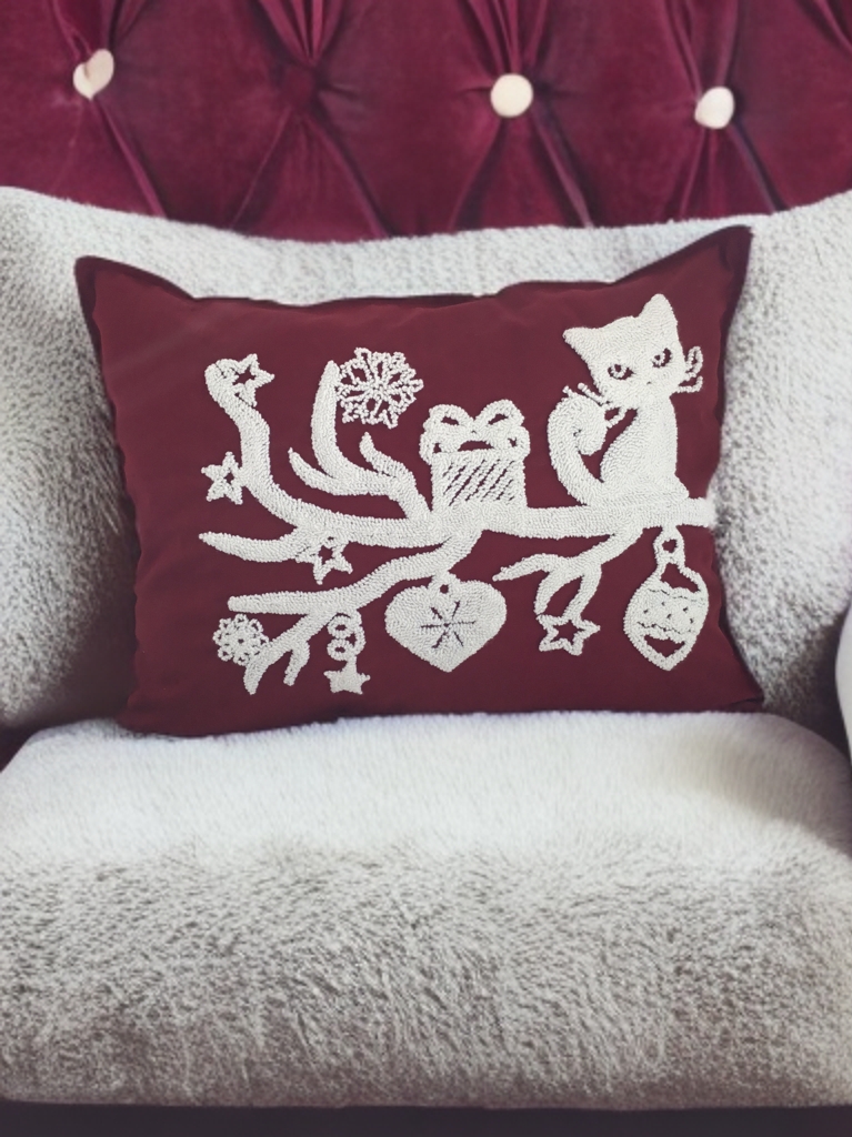 Daldaki Kedi Punch Kırlent Kılıfı