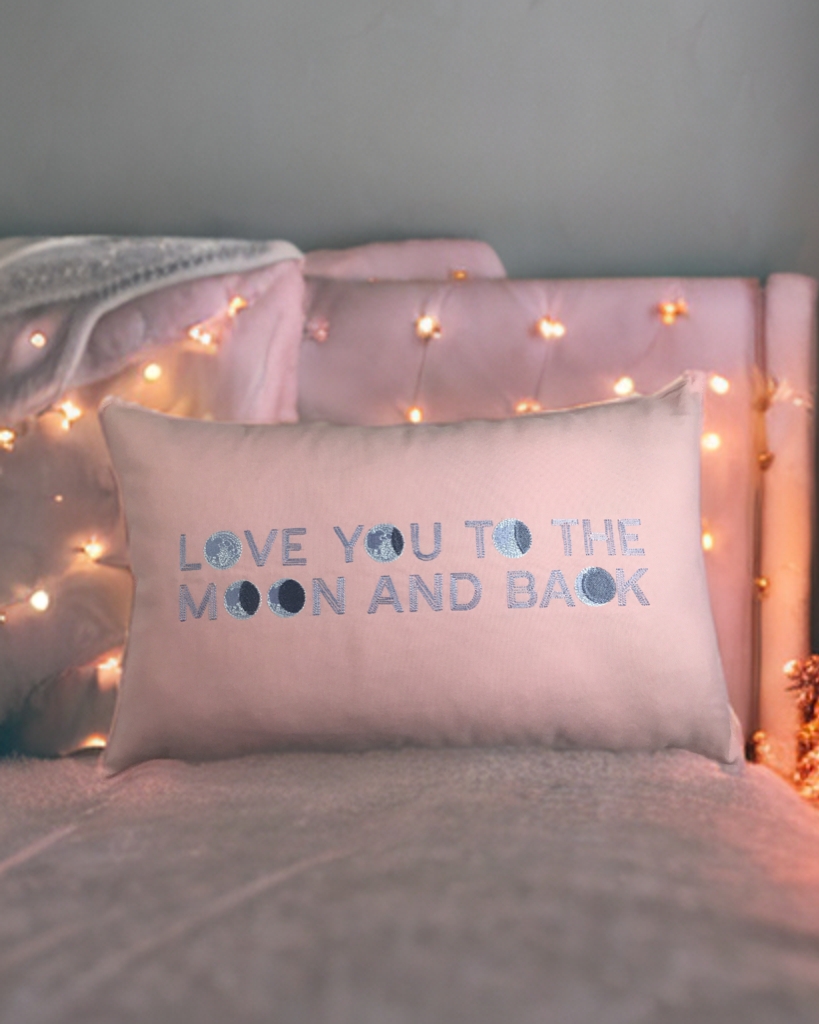 To The Moon  Nakışlı Kırlent Kılıfı