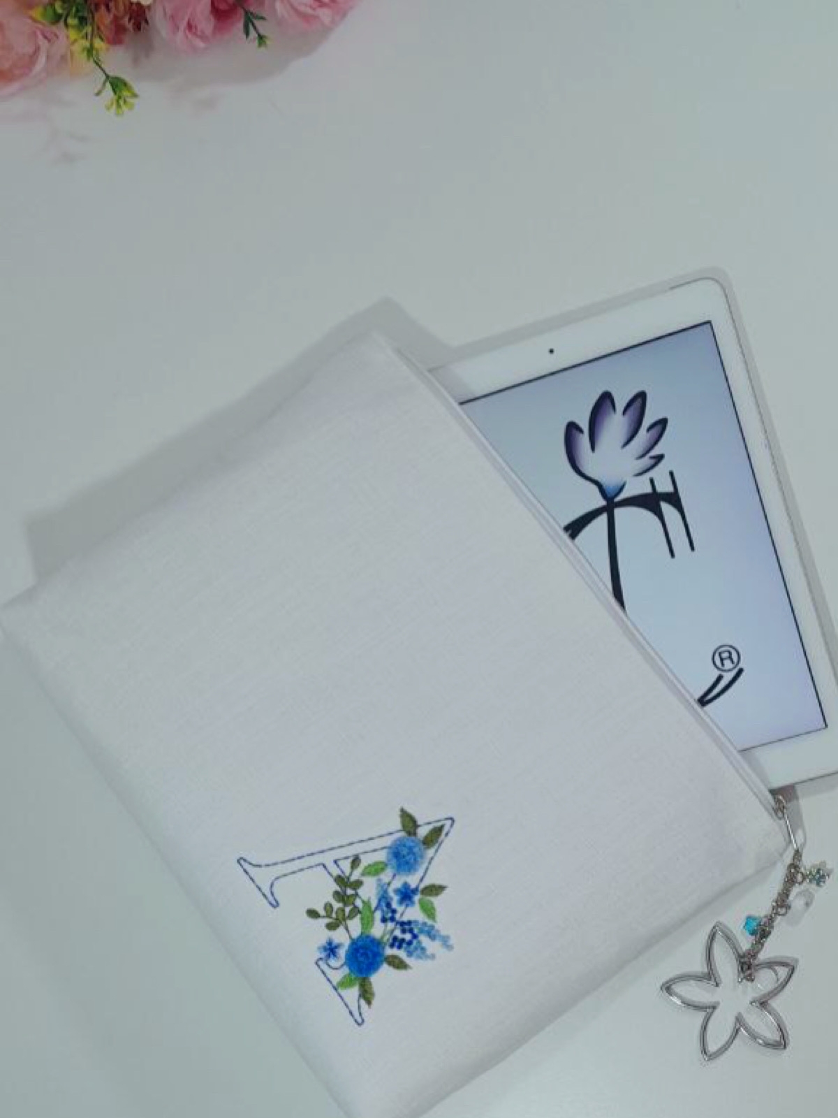 Majestic Blooms - Monogram Harfli Portföy Çanta