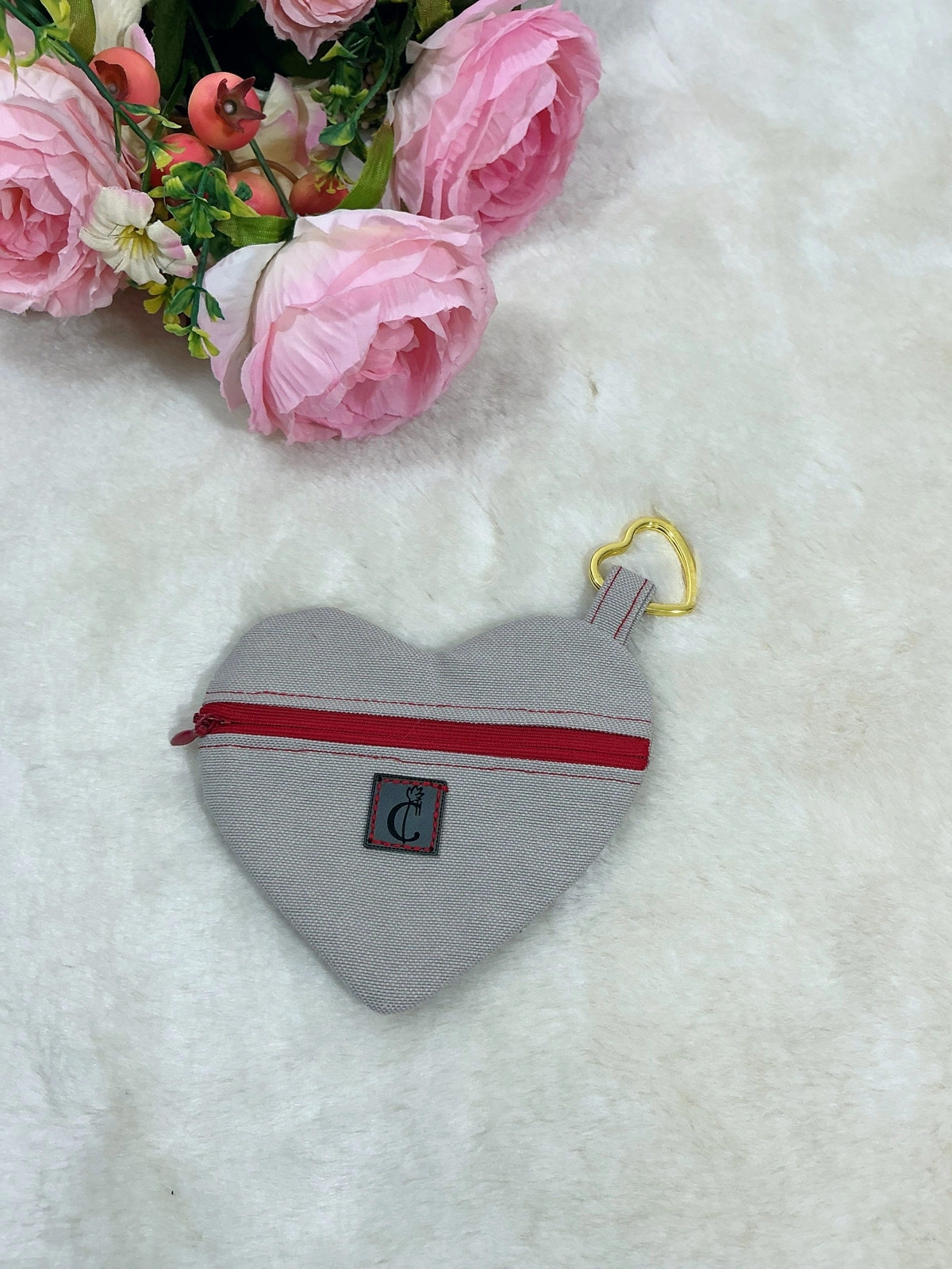 Cardinals in Love - Aşık Kuşlar Nakışlı Mini Kalp Cüzdan