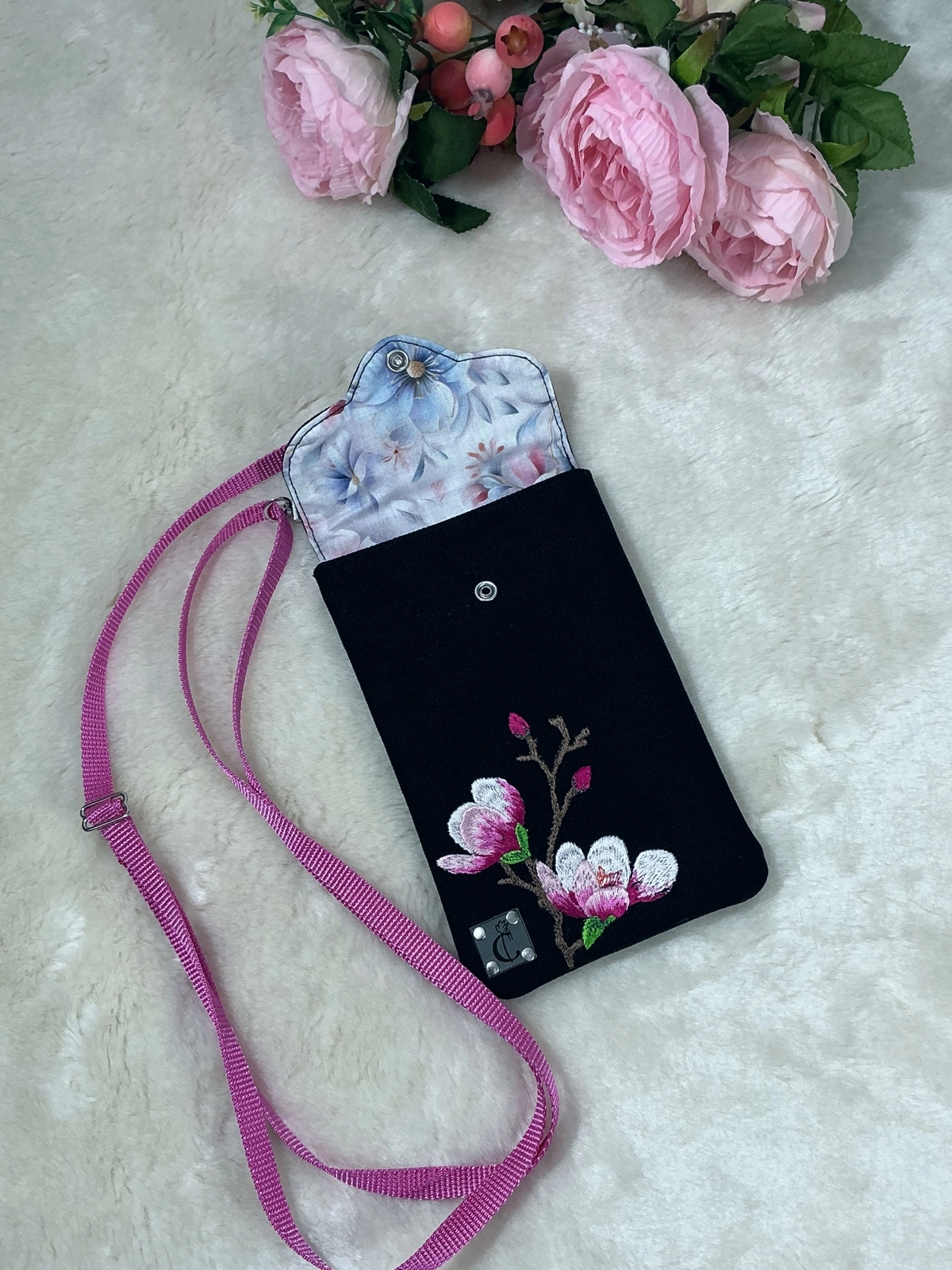 MagnoliaDream Harf Nakışlı Telefon Kılıfı Çanta