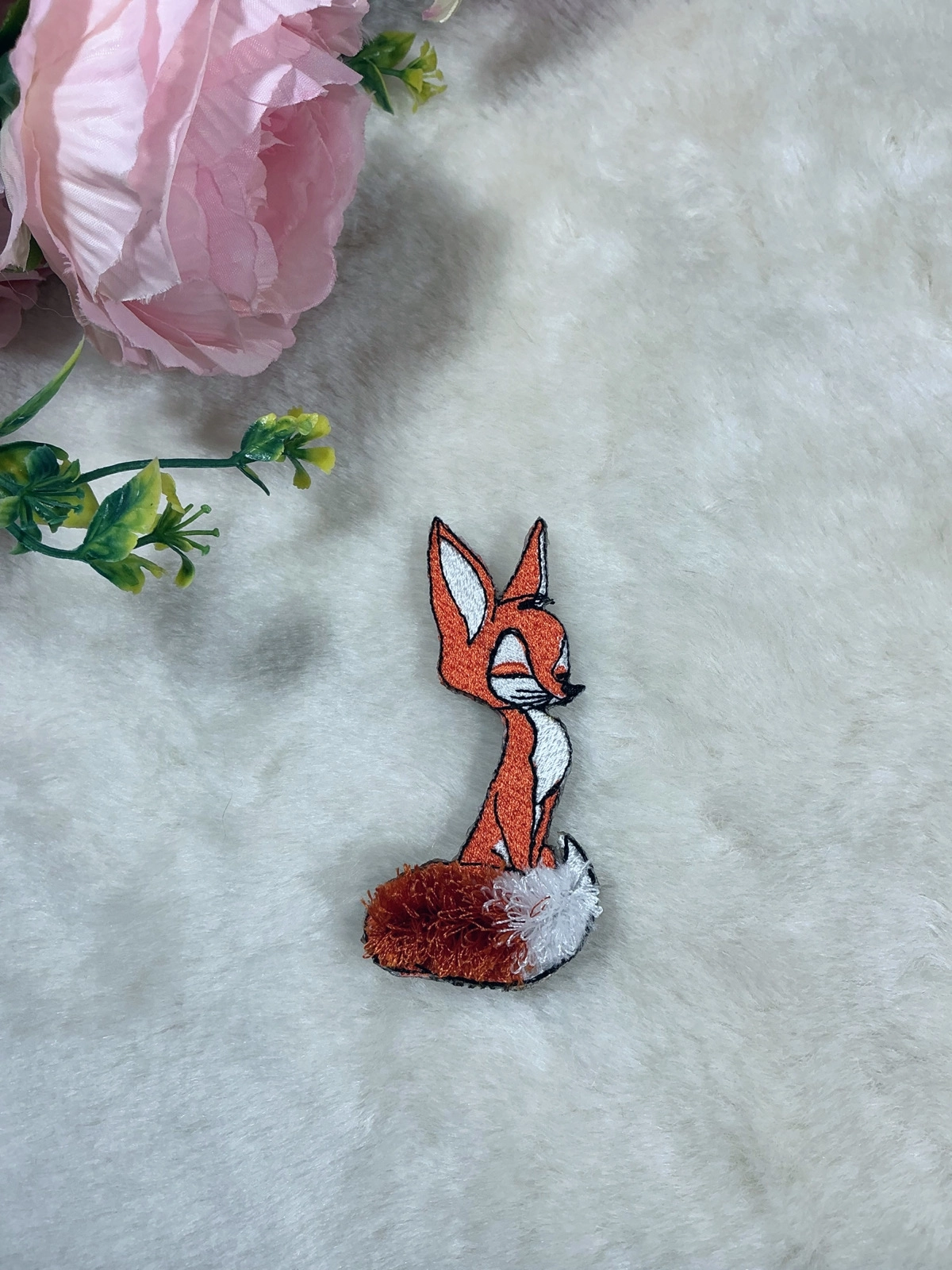 FluffyTail Tilki Broş