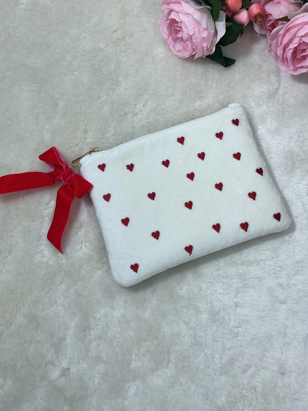 Full Of Love Kalpler Nakışlı Kadife Clutch - Makyaj Çantası