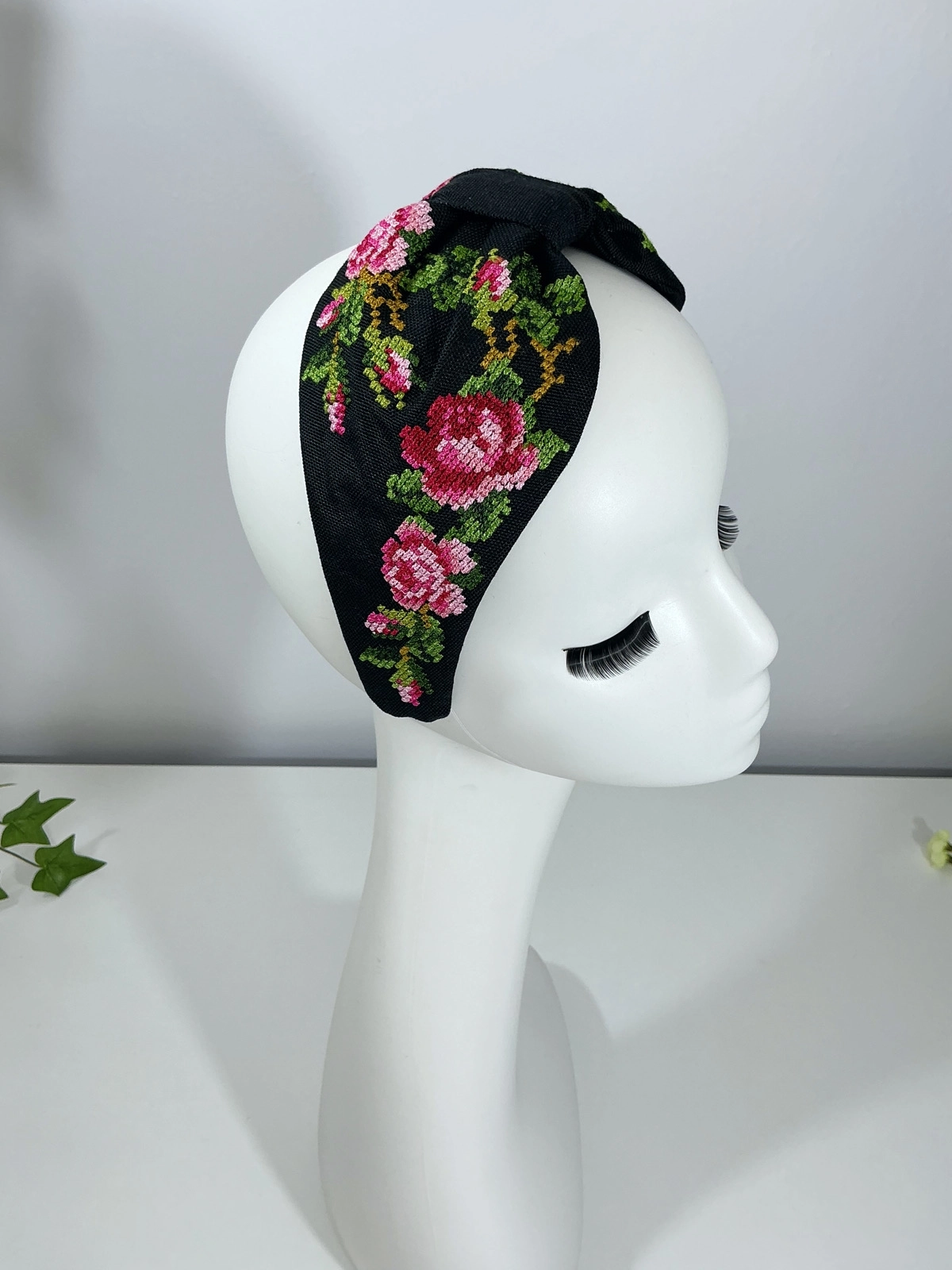Aurora Rosy Dream Blush | Cross Stitch (Kanaviçe) Nakışlı Taç