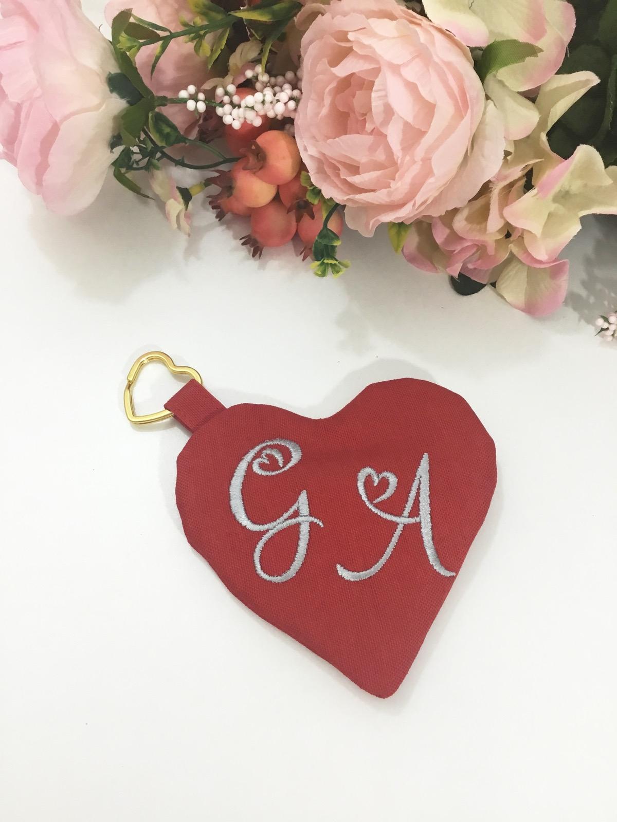 Love&Love Kalp Formunda Monogram Nakışlı Bozuk Para Cüzdanı
