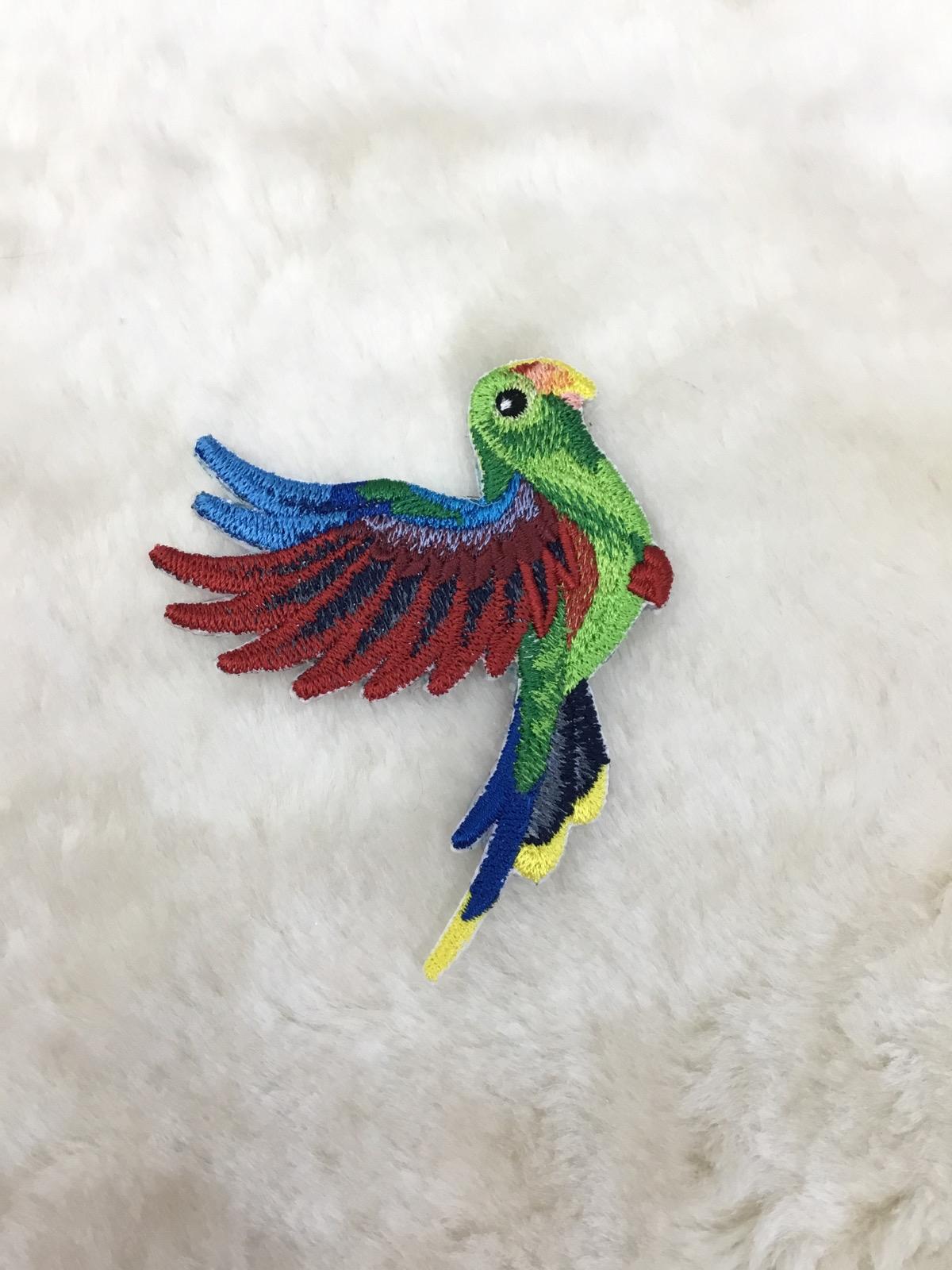 Tropical Birds Papağan Broş / Charm
