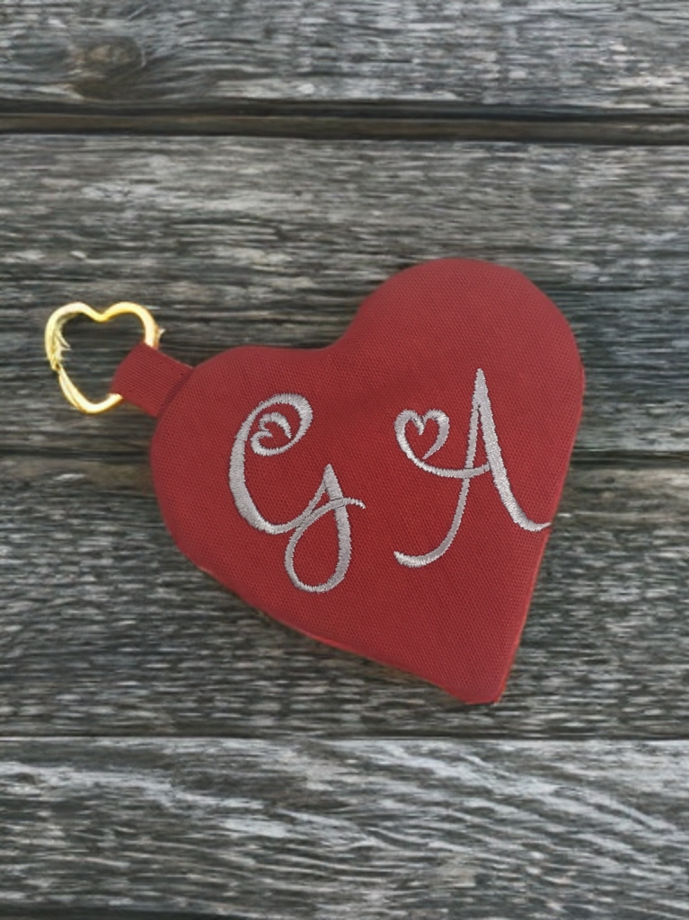 Love&Love Kalp Formunda Monogram Nakışlı Bozuk Para Cüzdanı