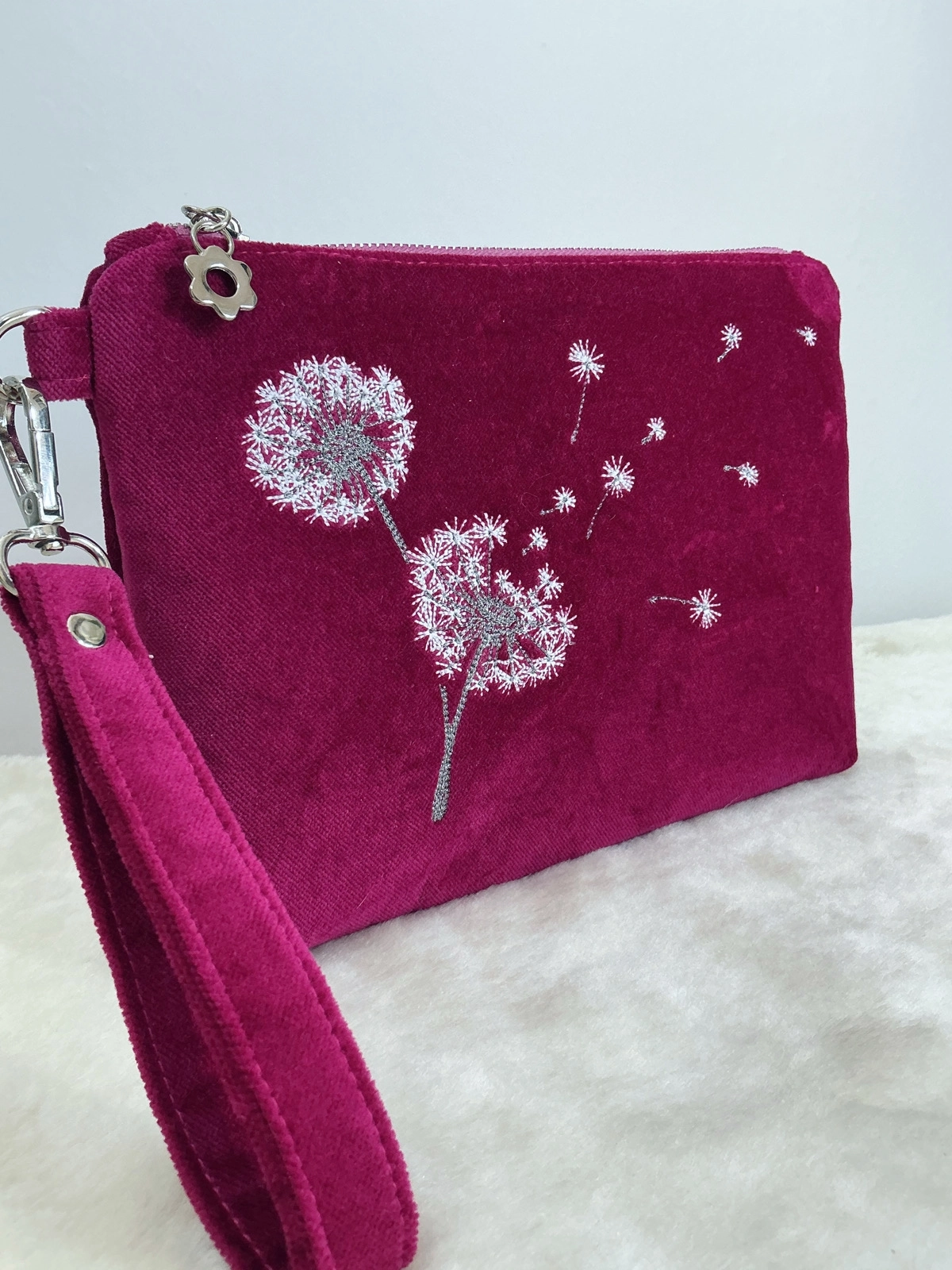 Velvet Dream Botanical Clutch Çanta | Karahindiba Nakışlı Kadife El Çantası