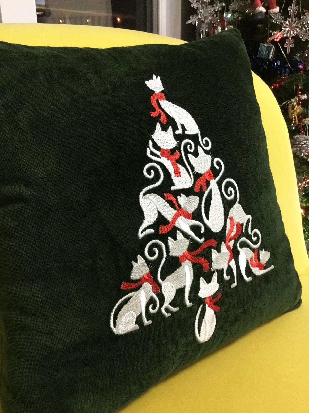 Aurora Catsmas Tree Kırlent Kılıfı