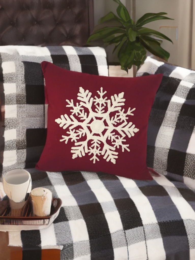 Snowflake Punch Kırlent Kılıfı