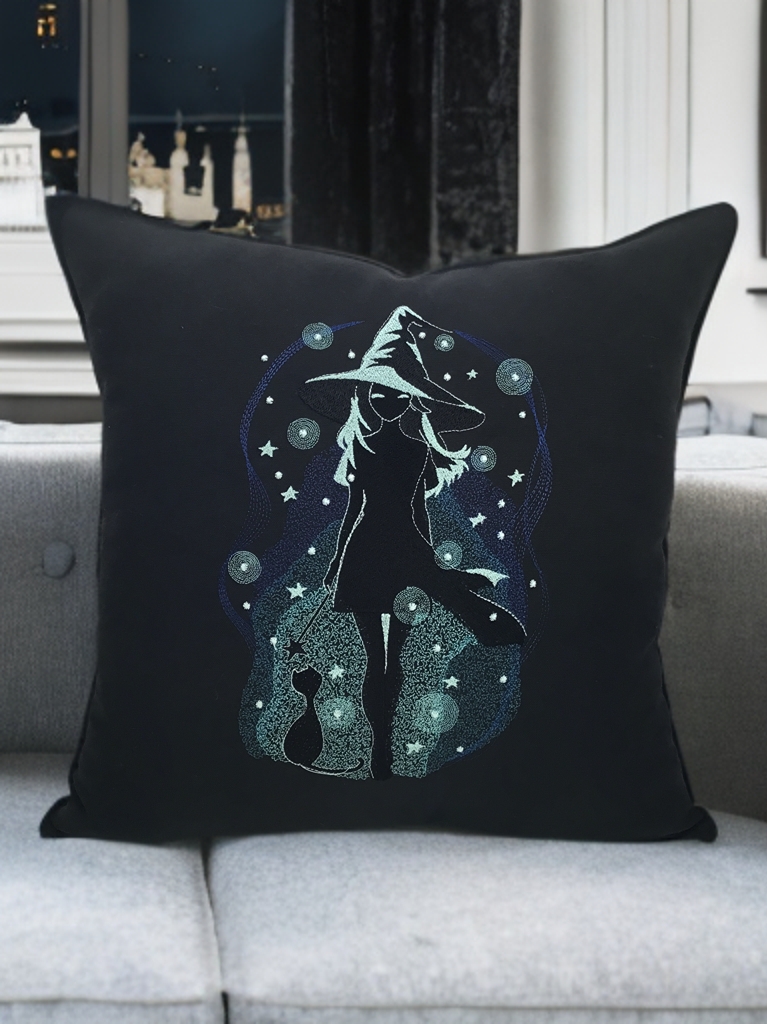 Magic Witch Nakışlı Kırlent Kılıfı