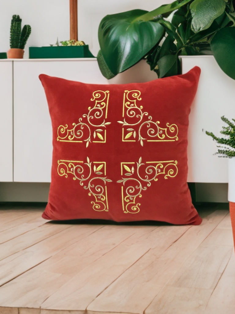 Gold Medallion Plus Sim Nakışlı Koton Kadife Kırlent Kılıfı