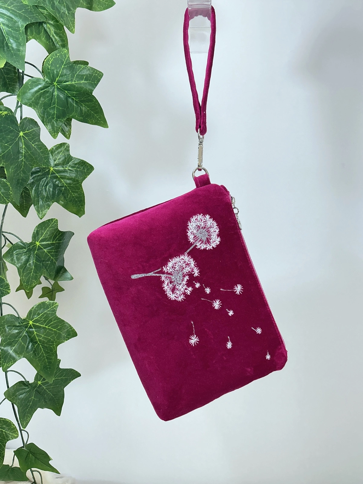 Velvet Dream Botanical Clutch Çanta | Karahindiba Nakışlı Kadife El Çantası