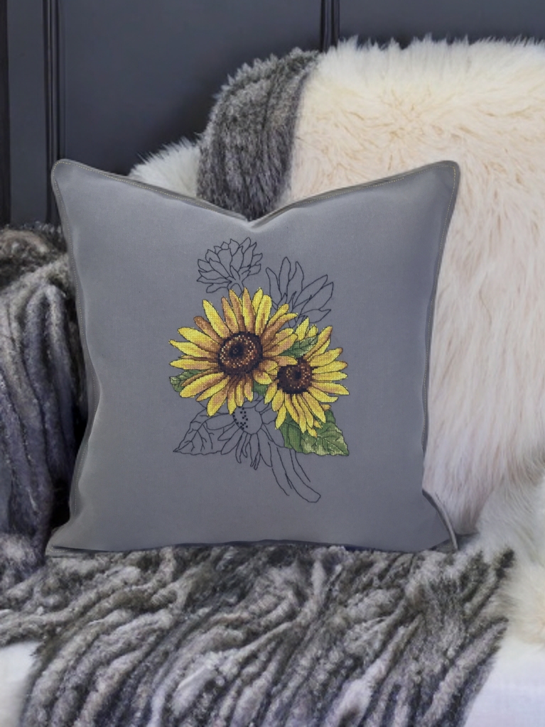 Glorious Sunflowers Kanaviçe Kırlent Kılıfı